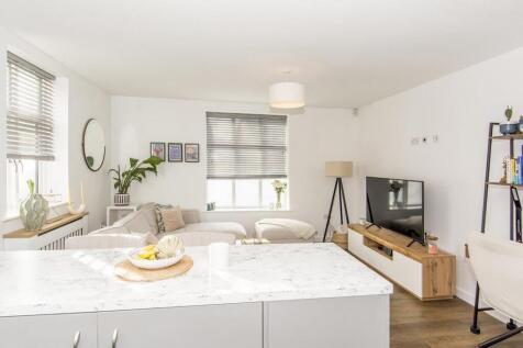 Kitchen Diner Photo Four