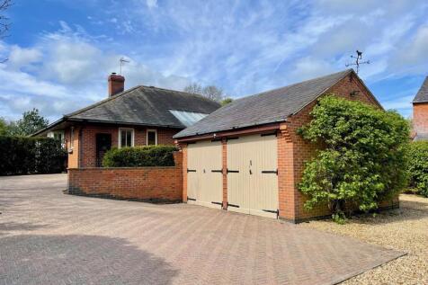 Frontage, Driveway &amp; Double Garage