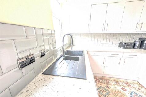 Kitchen 3.jpg