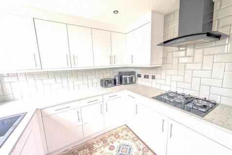 Kitchen 2.jpg