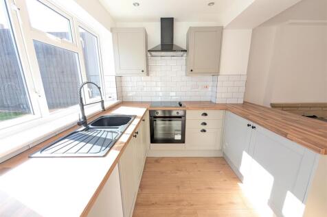 Kitchen Diner b