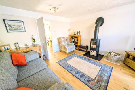 Living Room a.jpg
