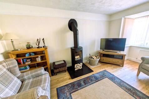 Living Room b.jpg