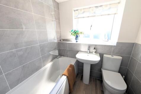 Family Bathroom.jpg