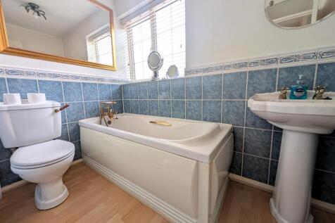 Family Bathroom.jpg