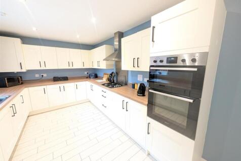 Kitchen Area B.jpg