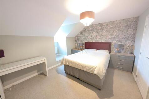 Bedroom 1.jpg