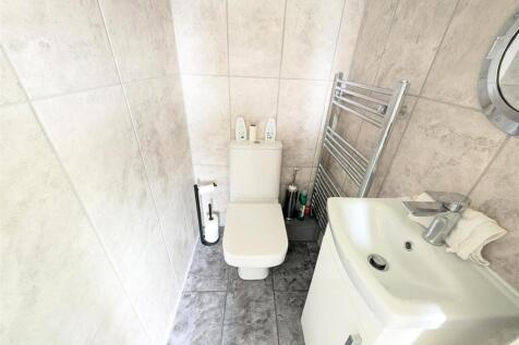 Guest WC.jpg