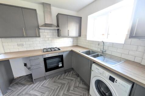 Kitchen b.jpg