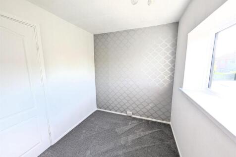Bedroom 3 a.jpg