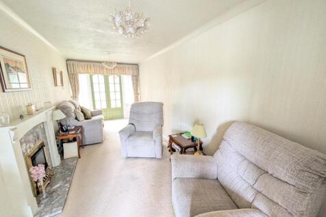 Living Room 1b.jpg