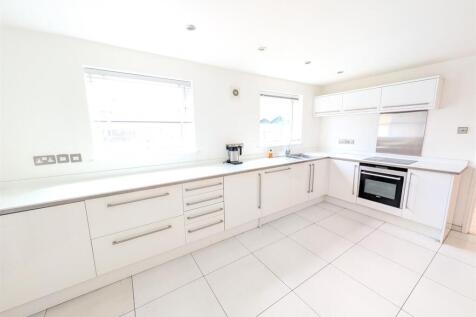 Breakfast Kitchen b.jpg