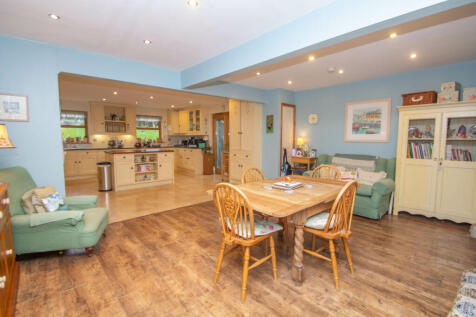 Dining/Family Room