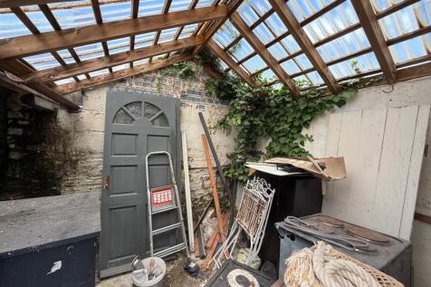 Outbuilding/Potential Studio