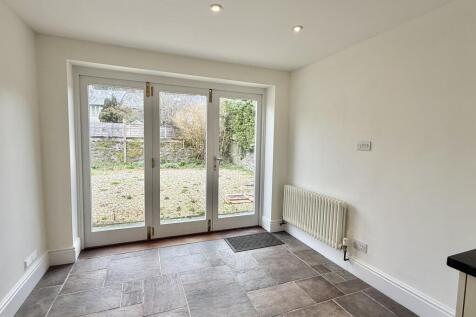 Bi-Folds on to Garden