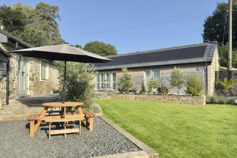 Terrace &amp; Lawn