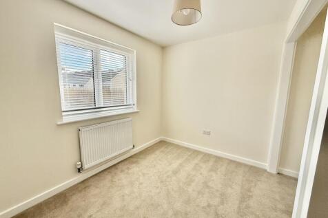 Bedroom 4 (with space for wardrobes)