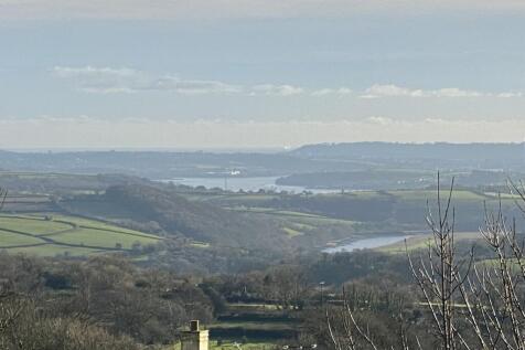 Far-Reaching Views to Plymouth Sound