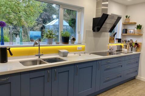 Newly Fitted Kitchen