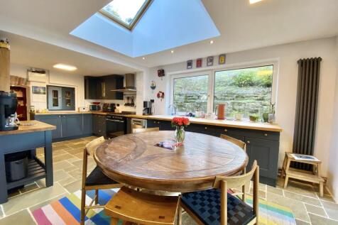 Bright Kitchen/Diner