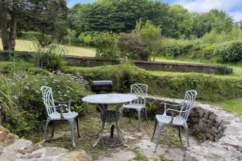 Various seating areas