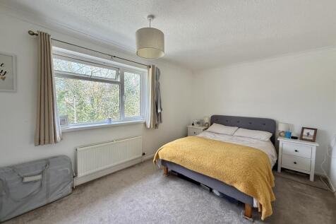 Spacious Main Bedroom