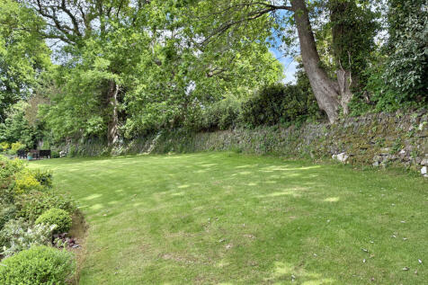 Large Lawn