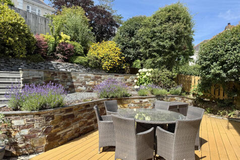 Sunny Gardens