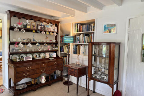 Painted Beams &amp; Alcove Shelving