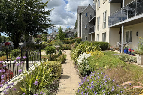 Communal Gardens at Front