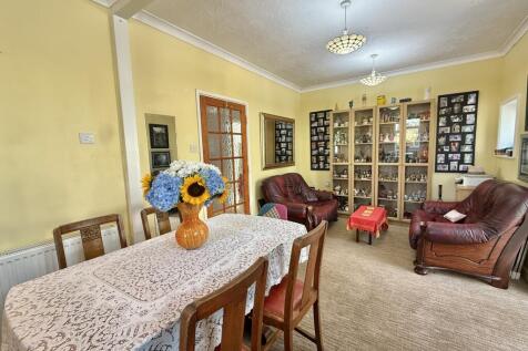 Dining/Family Room
