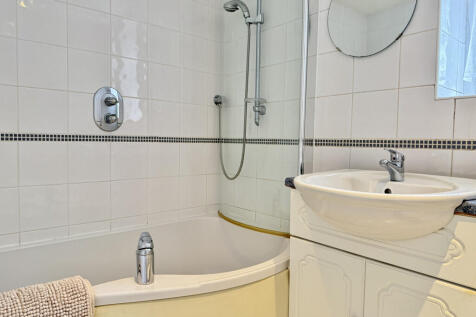 Family Bathroom with shower over bath