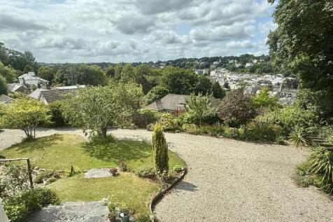 Gardens &#43; Driveway