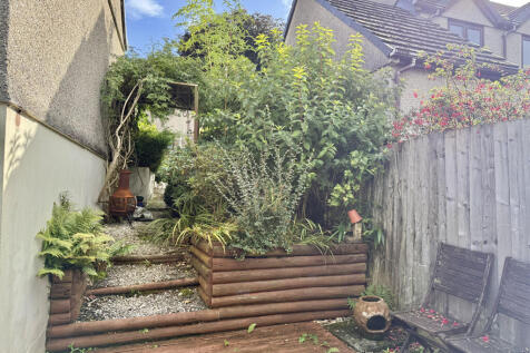 Garden to Side