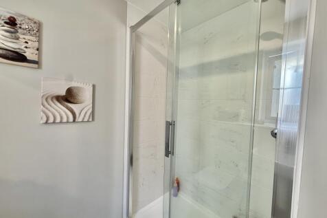 Double Shower Cubicle