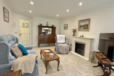 Sitting/Dining Room
