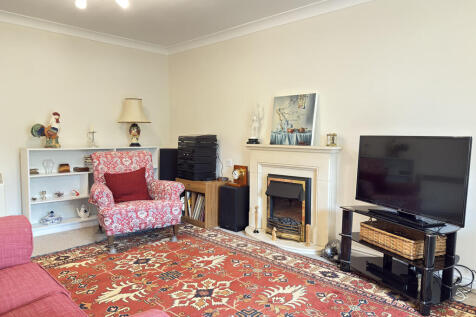 Sitting/Dining Room