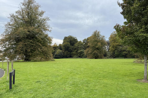 Grounds & Woodlands approx 7 Acres