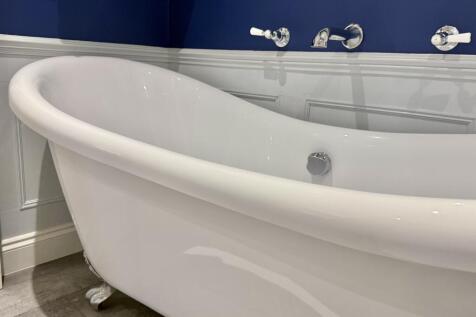 Ball &amp; Claw Foot Bath