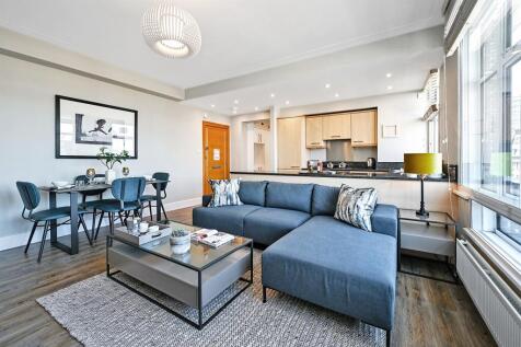 Kitchen / Living are