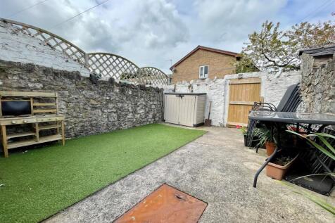 63 salthill yard.jpg