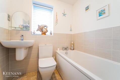 Family Bathroom.jpg