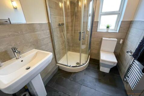 Ensuite.jpeg