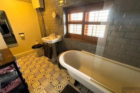 bathroom.jpeg