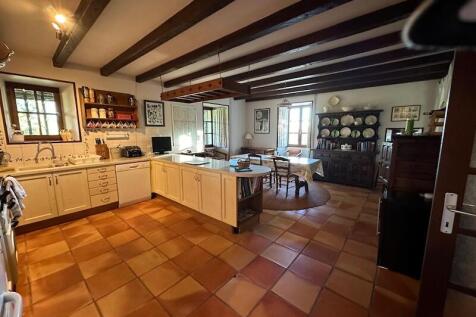 Property Image 4