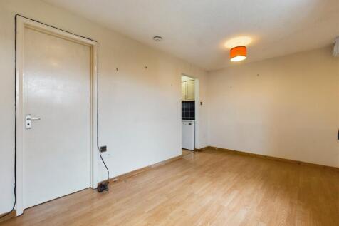 Living Room/Bedroom