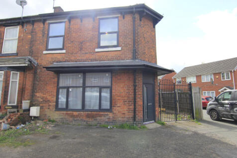Large 3 Bedroom End Terrace for Sale With No Vend