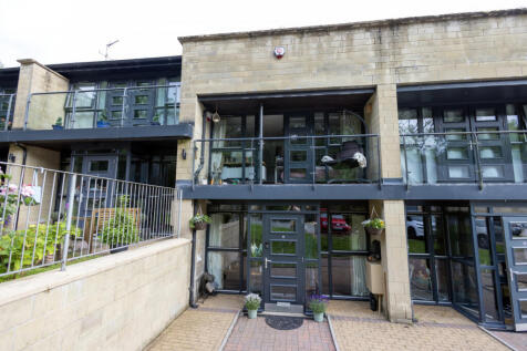 Three Bedroom end town House