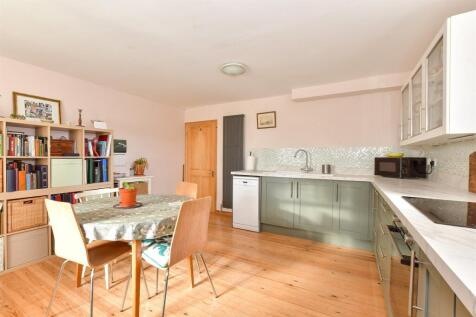 Kitchen/ Dining Room