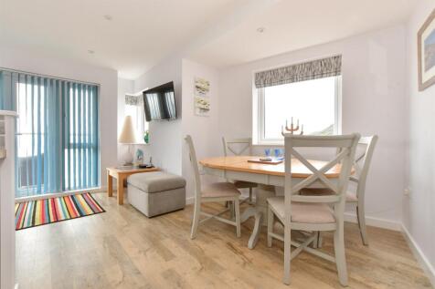 Kitchen/ Living Room